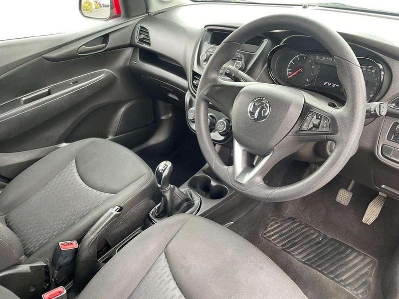 Used Vauxhall Viva 72 HP (52 kW) 2019 Red Hatchback