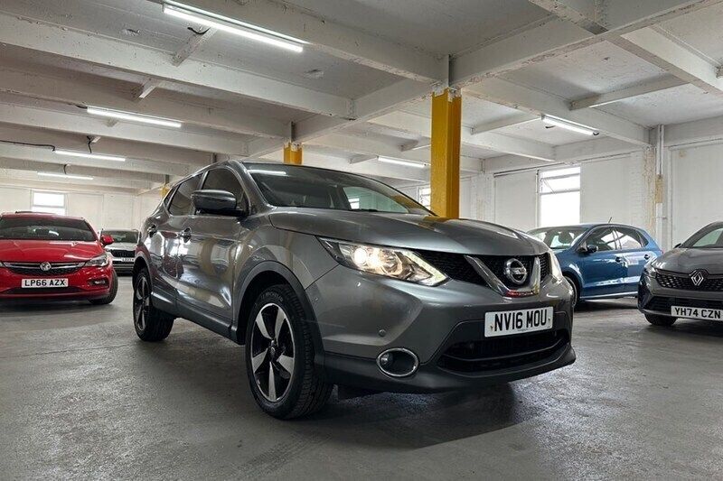 Grey Used 2016 Nissan Qashqai N-Connecta SUV | £5,400 (Good price) - Image 1/1