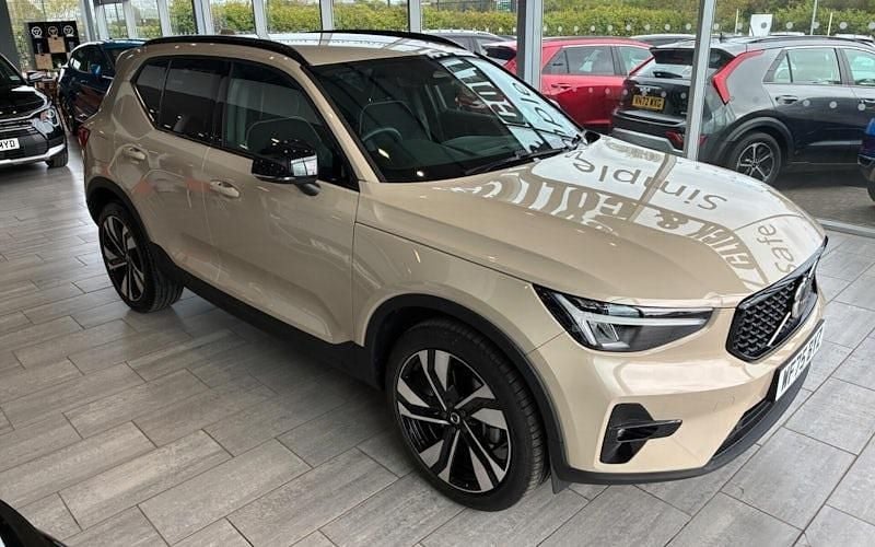 Usado Volvo XC40 Plus 197 HP (144 kW) 2026 SUV