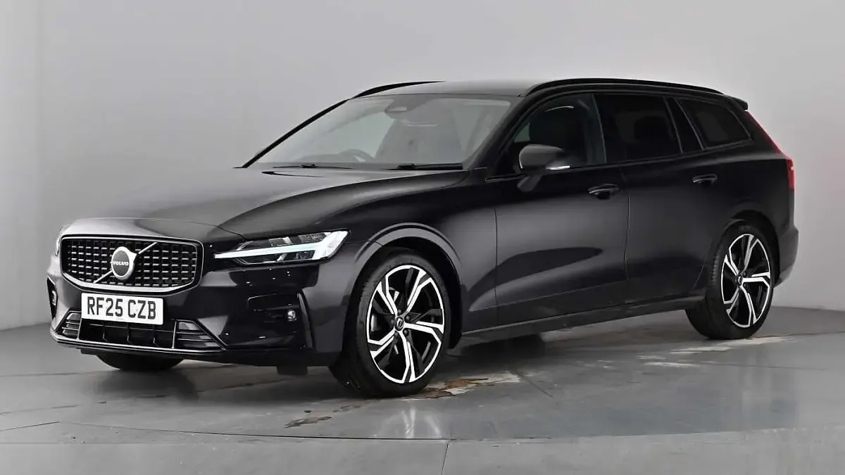 Usado Volvo V60 Plus 2025 Preto Carrinha