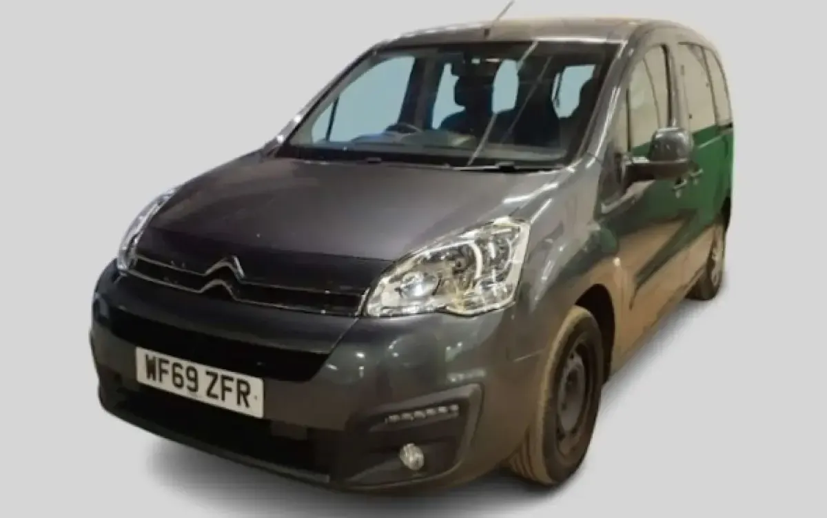 Used Citroën Berlingo Feel 100 HP (73 kW) 2019 Grey MPV