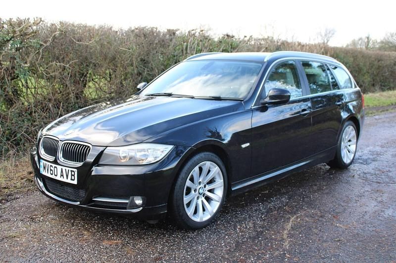 Begagnad BMW 320 Exclusive 2010 Svart Kombi