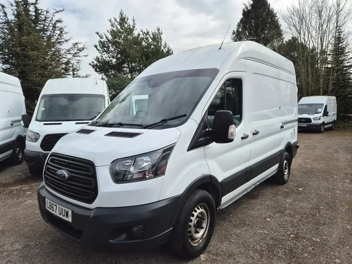 Used Ford Transit 130 HP (95 kW) 2018 White MPV