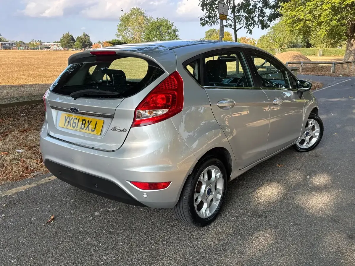 Used Ford Fiesta Zetec 2011 Silver Hatchback