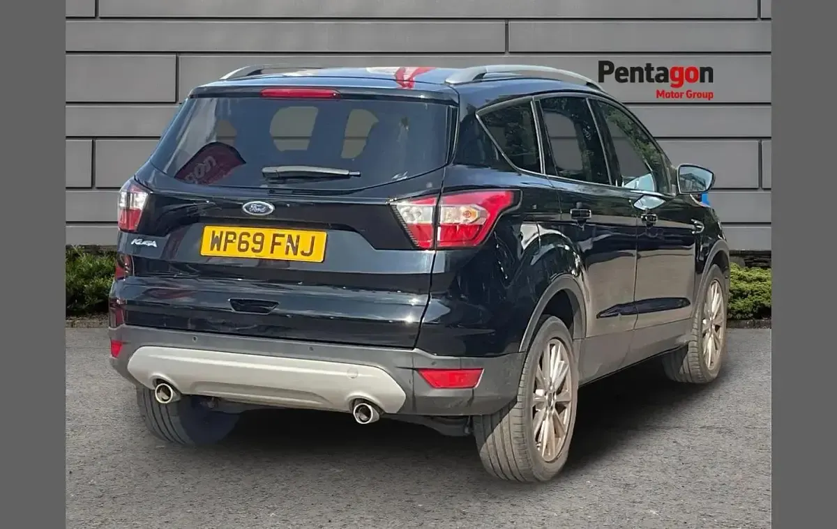 Used Ford Kuga Titanium 150 HP (110 kW) 2019 Black SUV