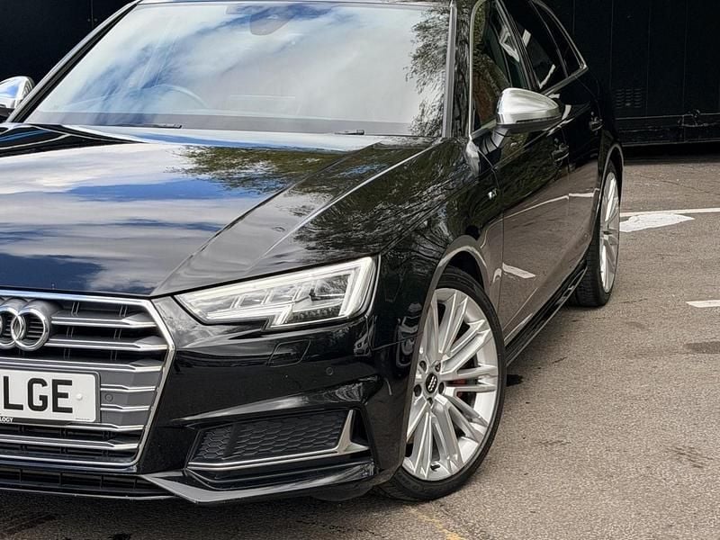 Begagnad Audi A4 Advanced 354 HK (260 kW) 2018 Svart Kombi