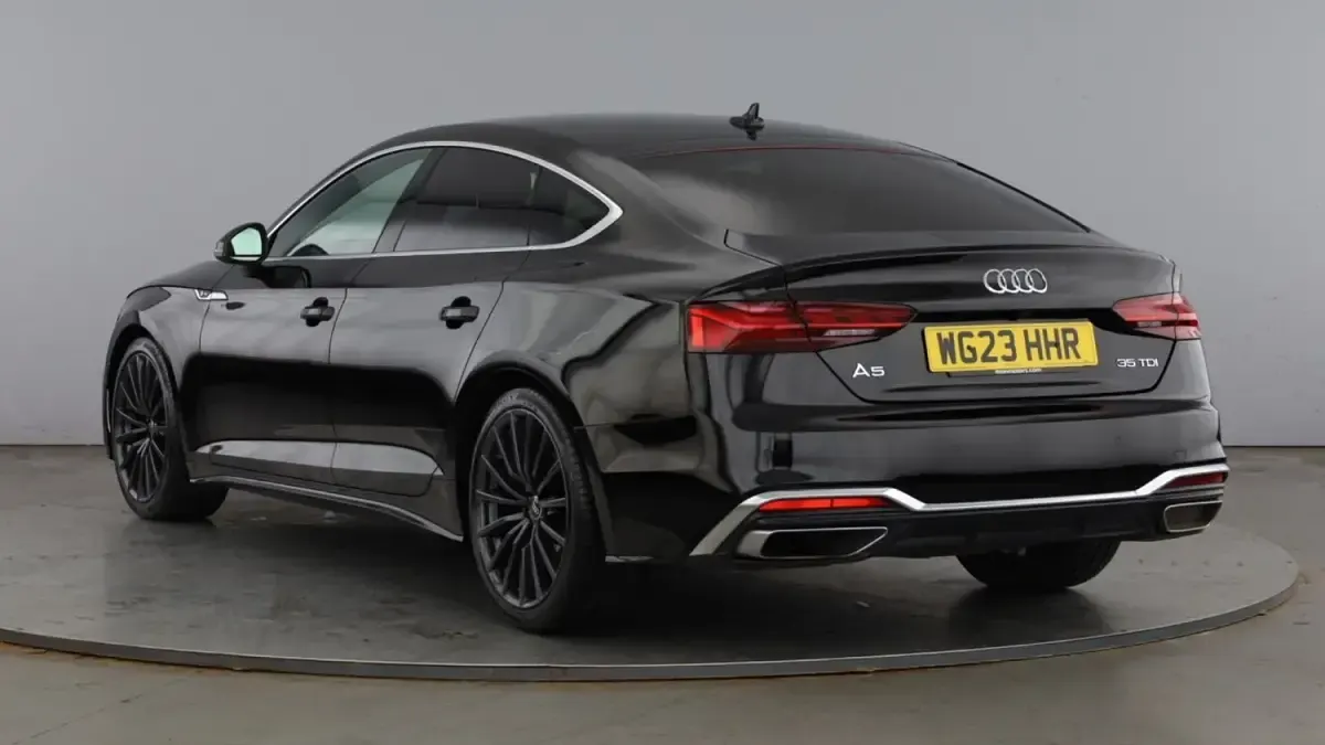 Second-hand Audi A5 Sportback S-Line 163 CP (119 kW) 2023 Negru Hatchback