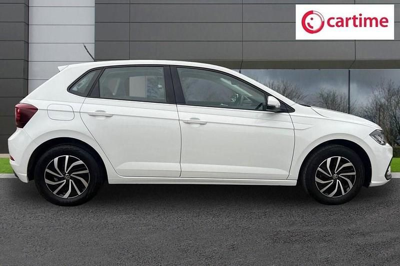 Begagnad VW Polo S 95 HK (69 kW) 2023 Vit Halvkombi