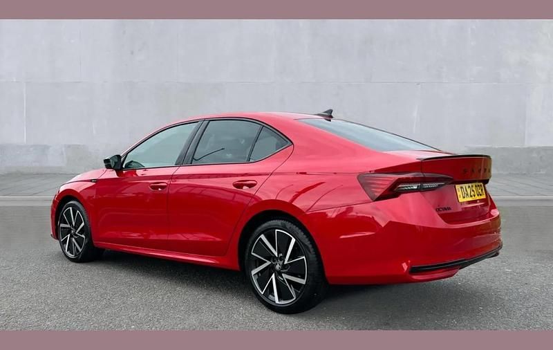 Used Skoda Octavia SportLine 147 HP (108 kW) 2025 Red Hatchback
