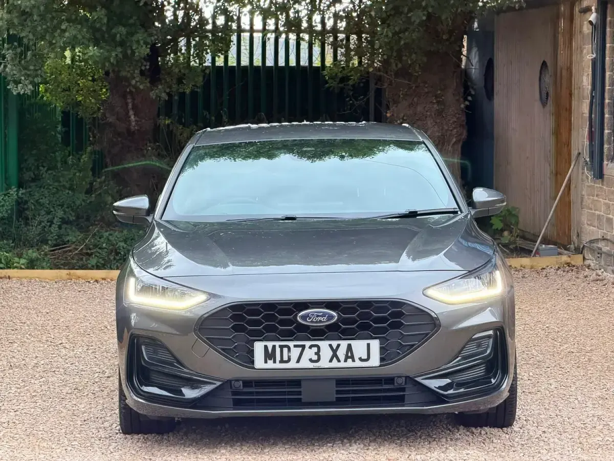 Used Ford Focus ST-Line X 100 HP (73 kW) 2023 Grey Hatchback