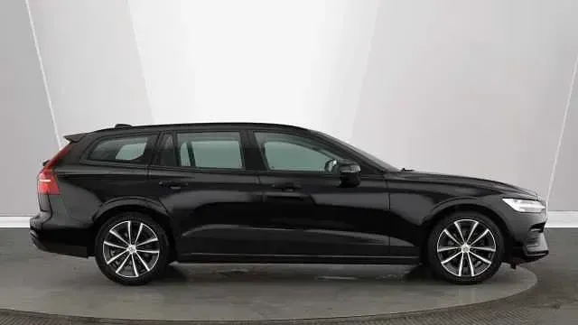 Used Volvo V60 Momentum 163 HP (119 kW) 2022 Black Estate