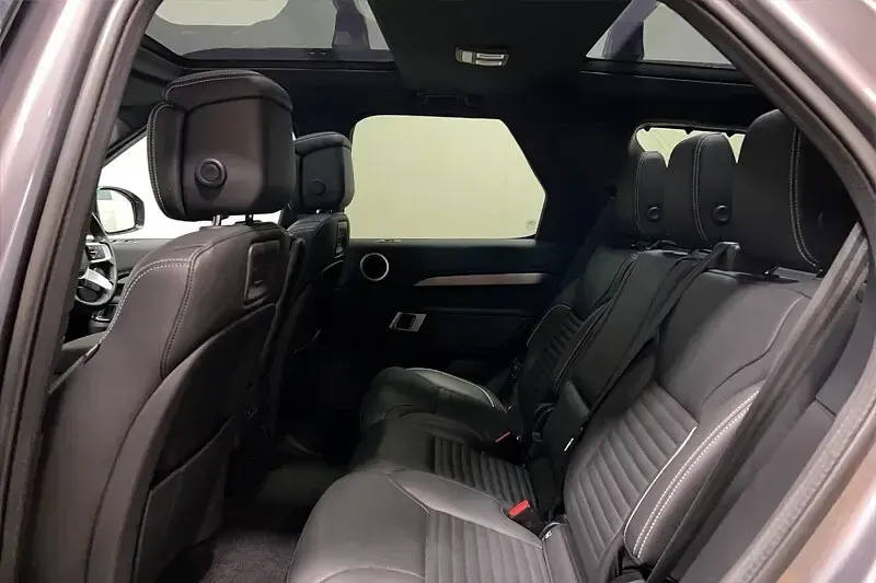 Used Land Rover Discovery HSE Dynamic 300 HP (220 kW) 2023 Grey SUV