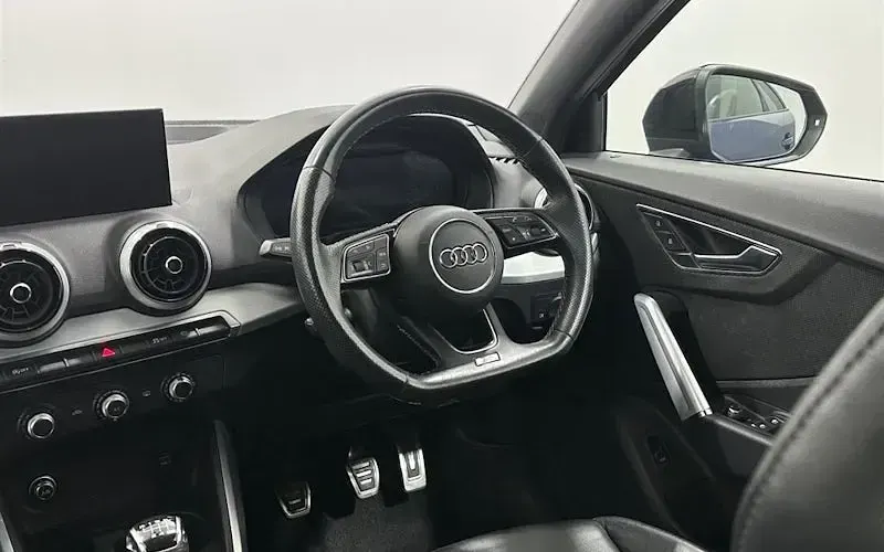 Used Audi Q2 Black Edition 110 HP (80 kW) 2022 Blue SUV