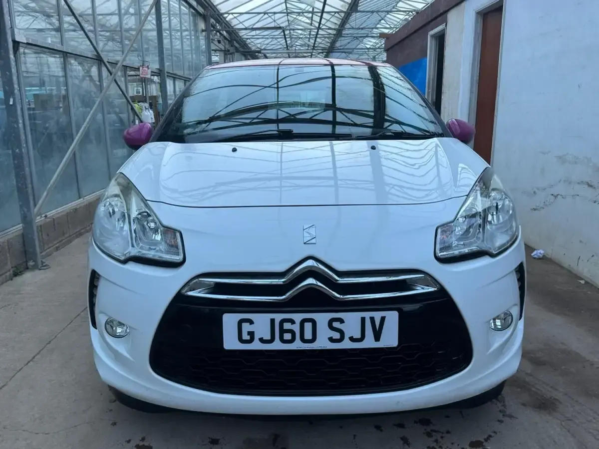 Used Citroën DS3 95 HP (69 kW) 2010 White Hatchback