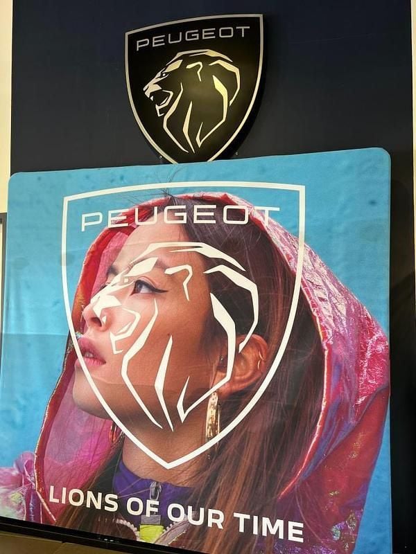 Image 2/4