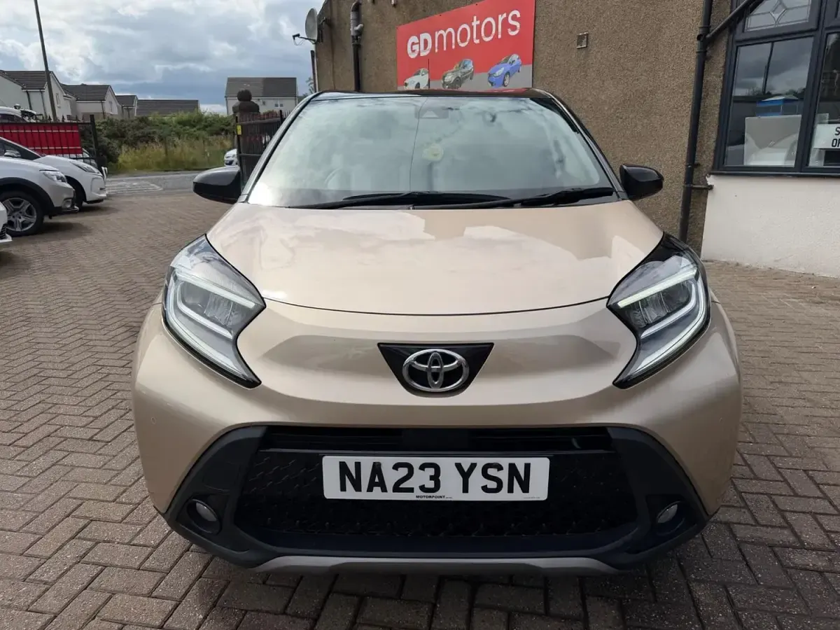 Used Toyota Aygo X 70 HP (51 kW) 2023 Beige SUV