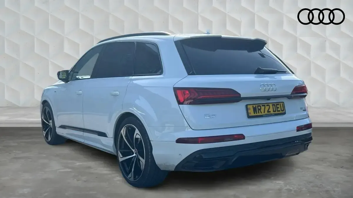 Used Audi Q7 Black Edition 286 HP (210 kW) 2022 White SUV