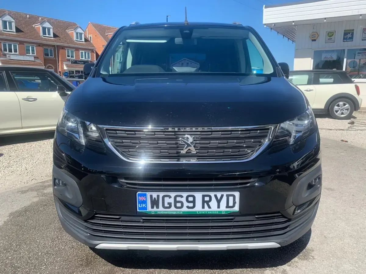 Second-hand Peugeot Rifter Allure 2019 Negru Monovolum