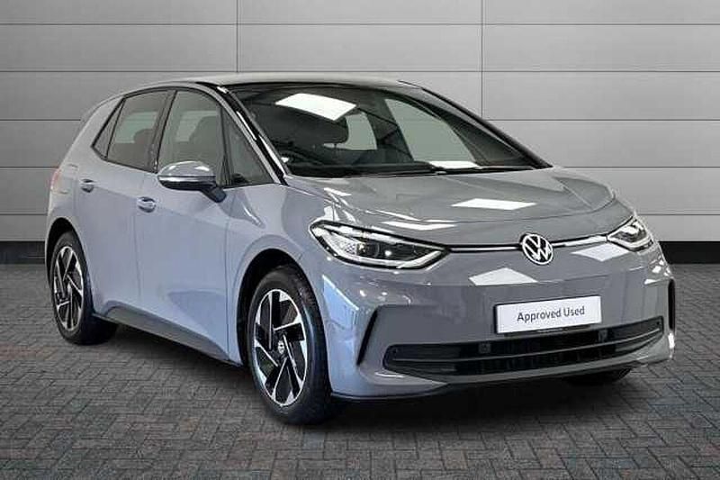 Moonstone grey with solid black roof Used 2025 VW ID.3 Pro Hatchback | £27,490 - Image 1/4