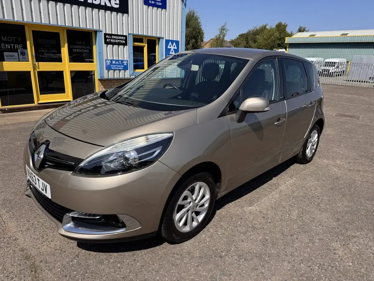 Used Renault Scénic III Dynamique 110 HP (80 kW) 2013 Beige MPV