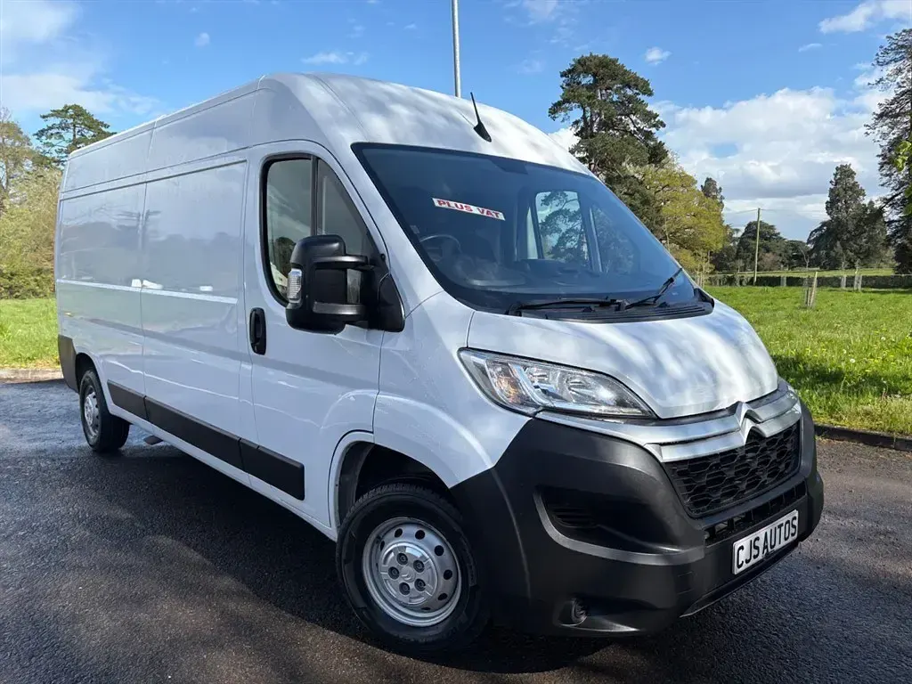 Usado Citroën Relay 140 HP (102 kW) 2022 Branco Van
