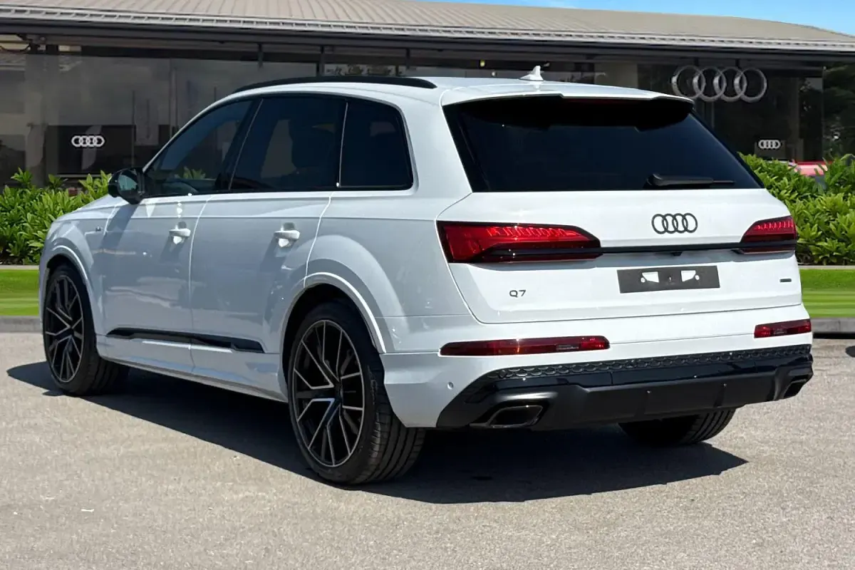New Audi Q7 Black Edition 2026 White SUV