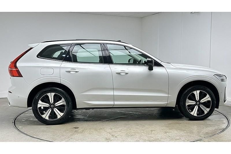 Used Volvo XC60 Plus 2022 White SUV