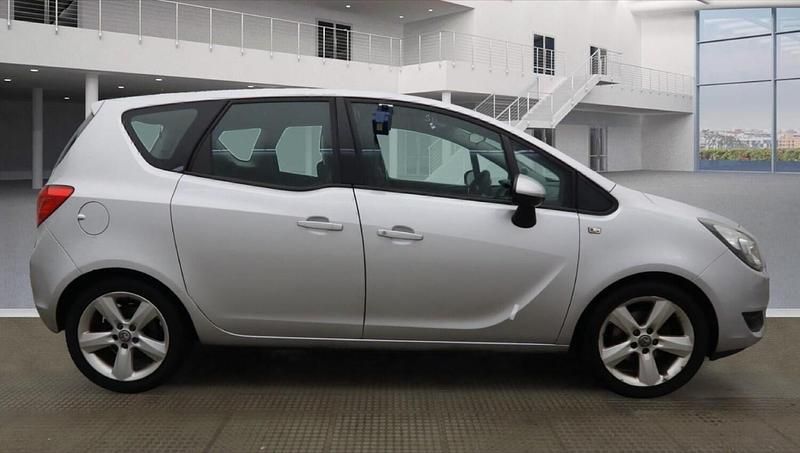 Used Vauxhall Meriva 100 HP (73 kW) 2015 Silver MPV