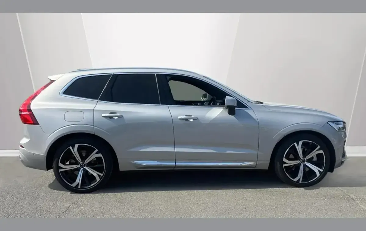 Used Volvo XC60 Ultra 455 HP (334 kW) 2025 Silver SUV