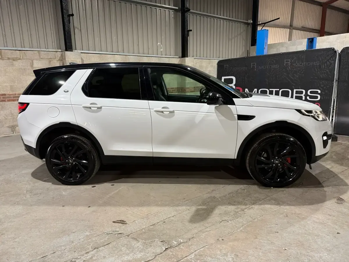 Used Land Rover Discovery Sport HSE 180 HP (132 kW) 2018 White SUV
