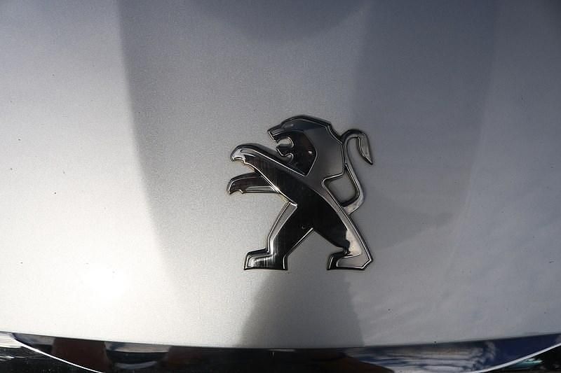 Used Peugeot 308 Access 100 HP (73 kW) 2015 Silver Hatchback