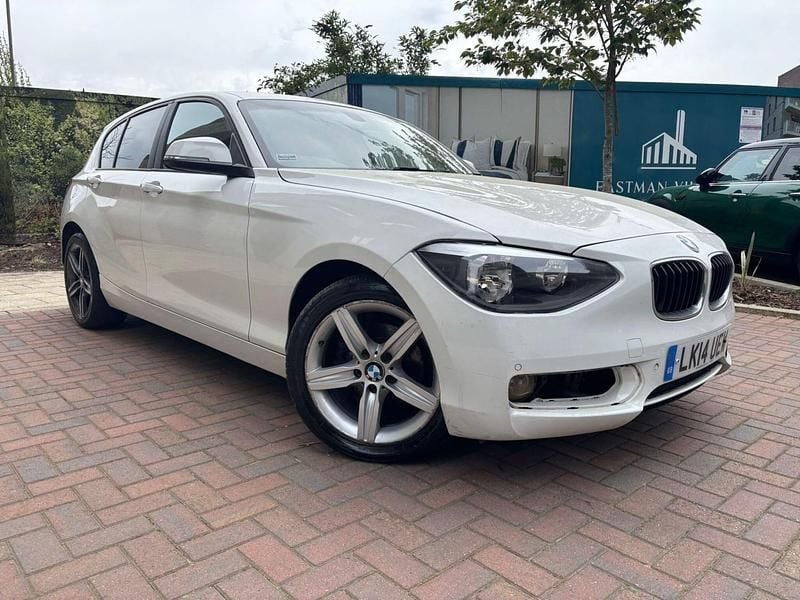 Used BMW 116 Sport Line 2014 White Hatchback