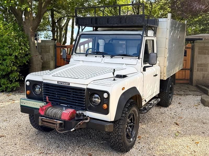 White Used 2002 Land Rover Defender SUV | £10,990 (Good price) - Image 1/4