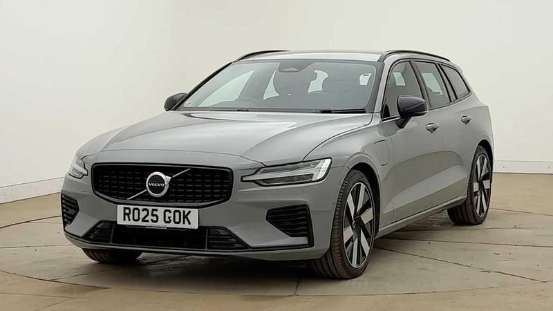 Used Volvo V60 Plus 345 HP (253 kW) 2025 Grey Estate