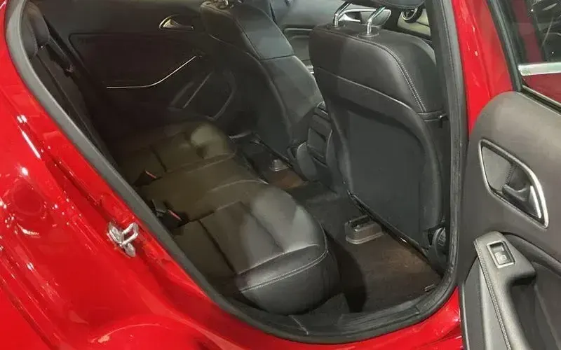 Used Mercedes GLA200 Executive 156 HP (114 kW) 2018 Red SUV