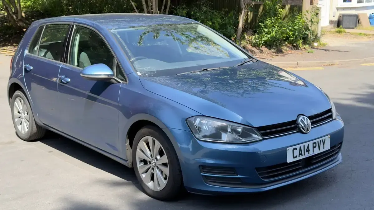 Used VW Golf VII SE 105 HP (77 kW) 2014 Blue Hatchback