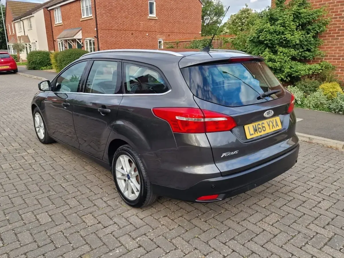 Used Ford Focus Zetec 2016 Grey Estate
