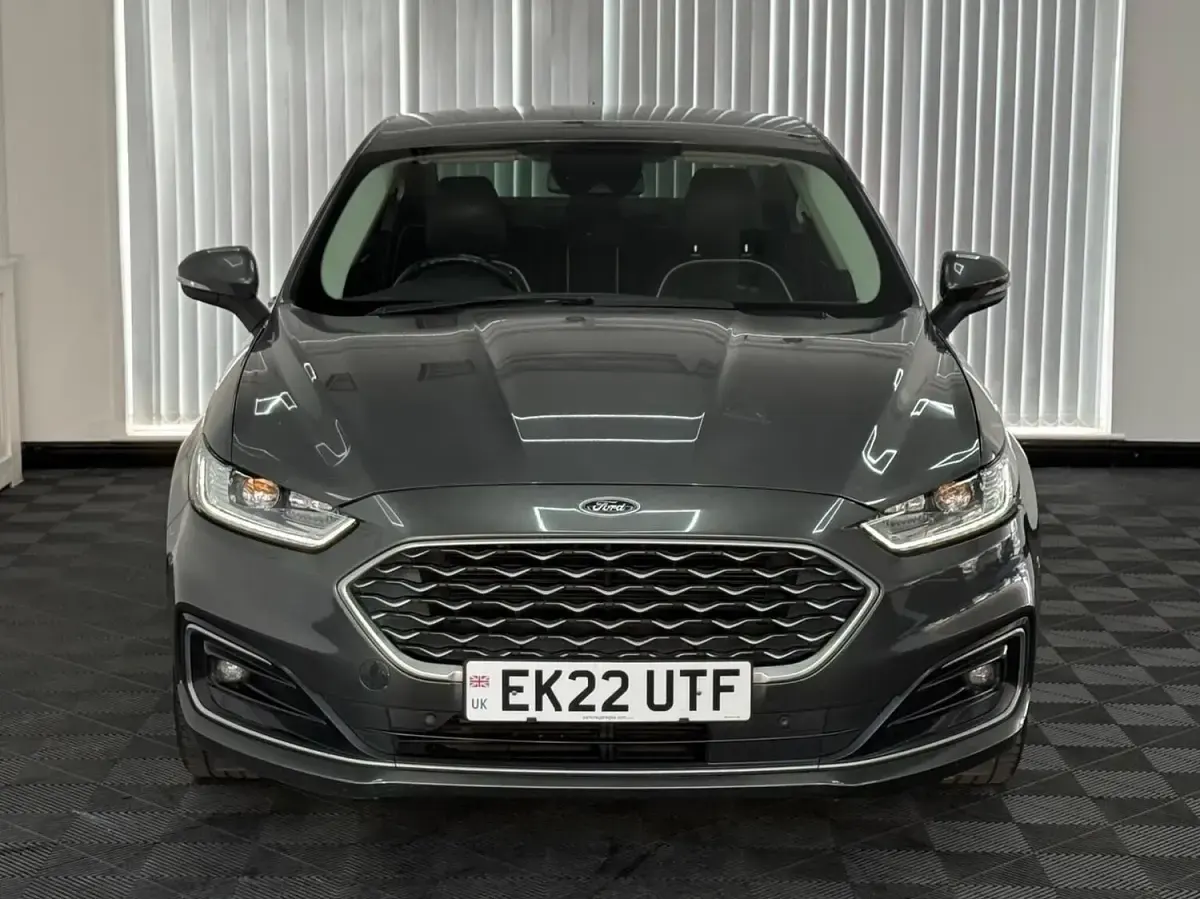 Used Ford Mondeo Vignale 187 HP (137 kW) 2022 Grey Sedan