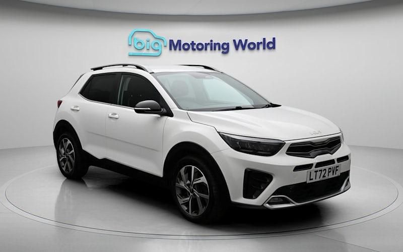 Begagnad Kia Stonic GT-Line 120 HK (88 kW) 2022 Vit SUV
