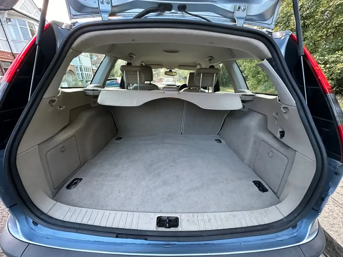 Used Ford Focus Ghia 145 HP (106 kW) 2006 Blue Estate
