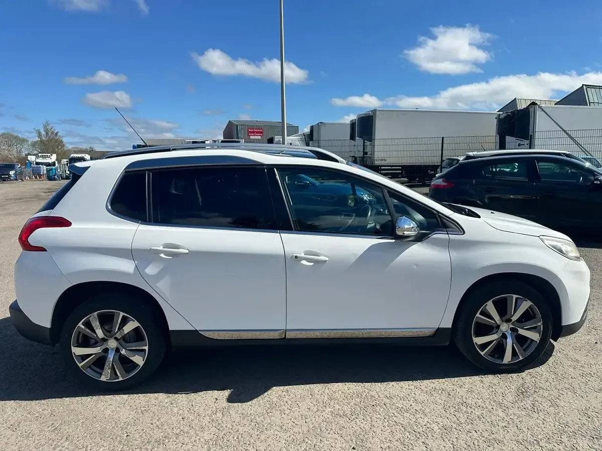 Used Peugeot 2008 115 HP (84 kW) 2013 White SUV
