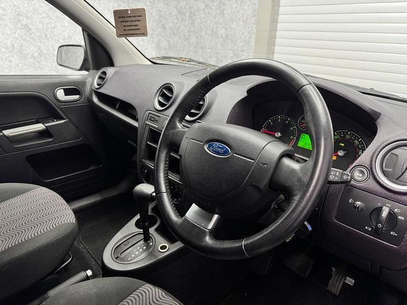 Used Ford Fusion 99 HP (72 kW) 2009 Silver Hatchback