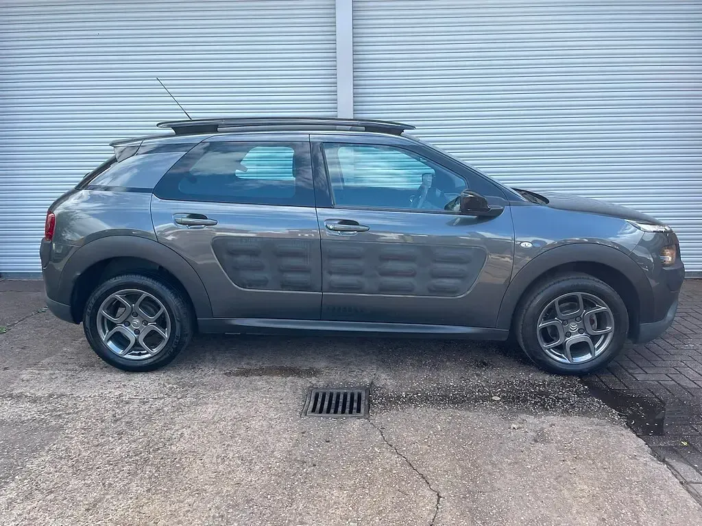 Used Citroën C4 Cactus Feel 82 HP (60 kW) 2015 Grey Hatchback