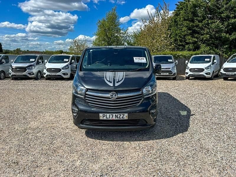 Second-hand Vauxhall Vivaro Limited 2017 Negru