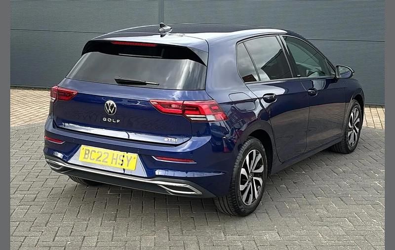 Used VW Golf VIII Active 108 HP (79 kW) 2022 Blue Hatchback