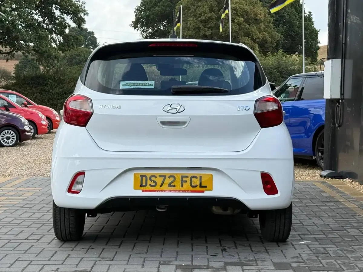 Used Hyundai i10 SE 2023 White Hatchback
