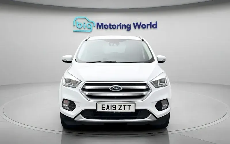 Used Ford Kuga Titanium 150 HP (110 kW) 2018 White SUV