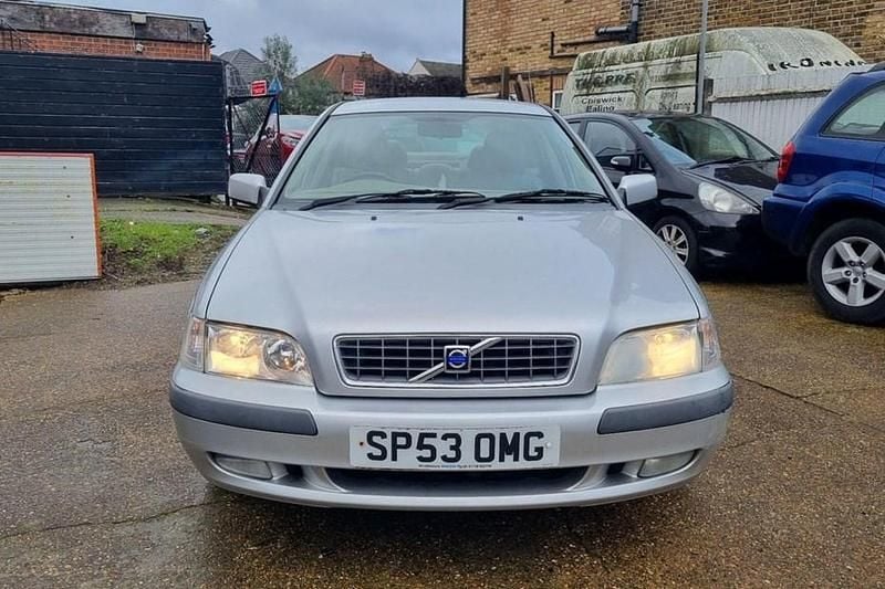 Used Volvo S40 122 HP (89 kW) 2003 Silver Sedan