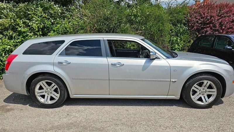 Silver Used 2006 Chrysler 300C Touring Estate | £3,895 (Fair price) - Image 1/4