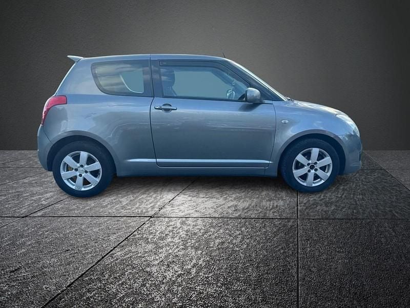 Used Suzuki Swift GLX 2009 Grey Hatchback